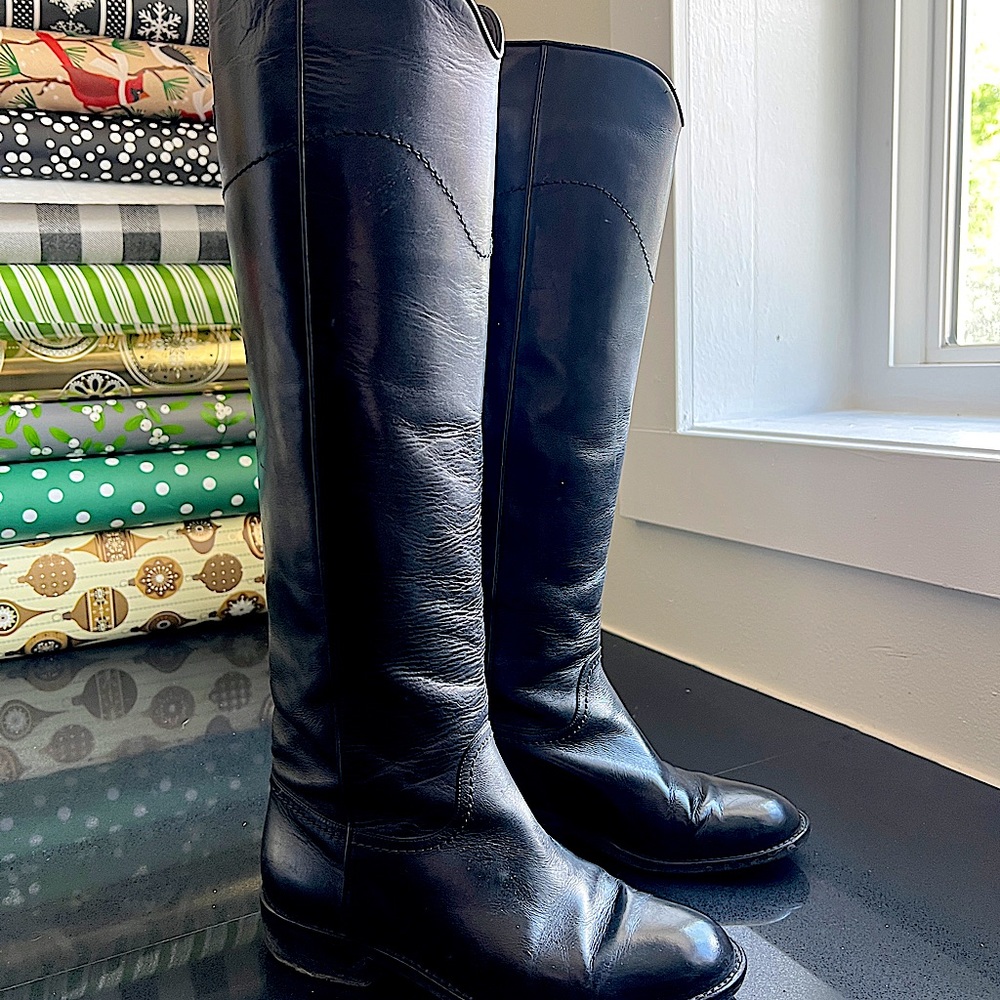 Chanel Black Tall Leather Riding Boot with interlocking CC Logo IT 36